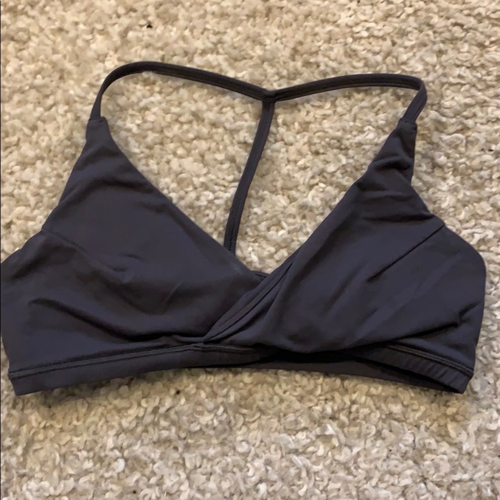 lululemon twist bra: size 6